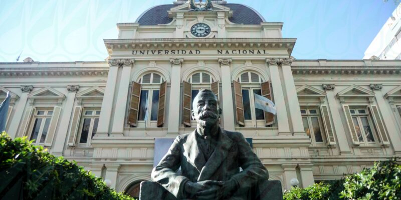 ESTUDIANTES DE DERECHO PIDEN QUE LA FACULTAD SOSTENGA LA VIRTUALIDAD