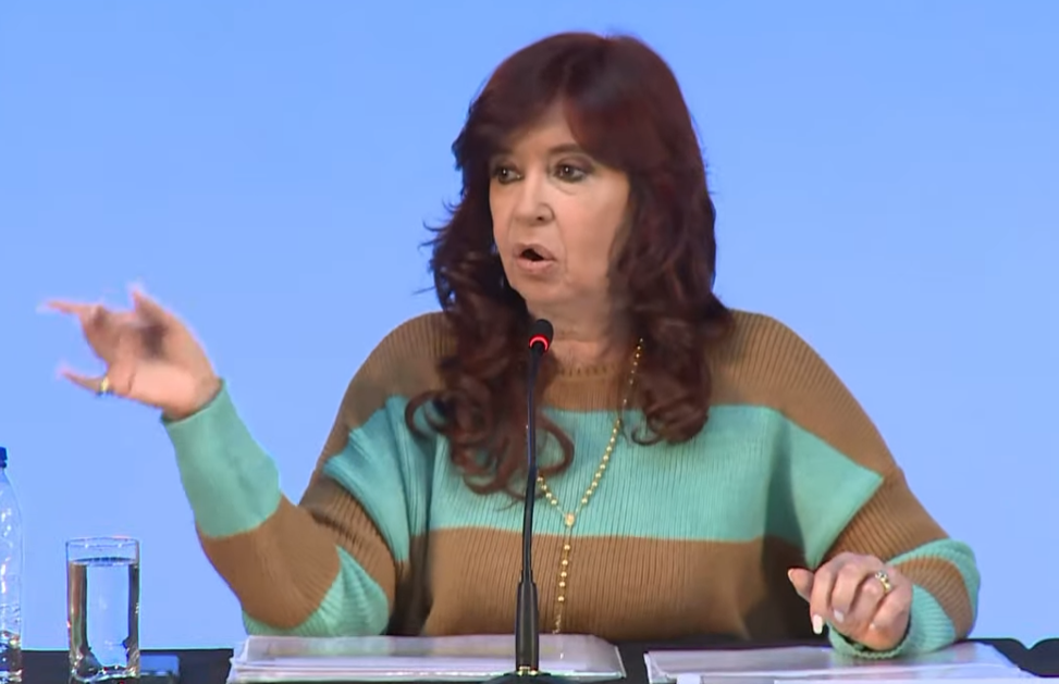 CRISTINA KIRCHNER: LA RENUNCIA DE GUZMÁN FUE “UN INMENSO ACTO DE IRRESPONSABILIDAD POLÍTICA”