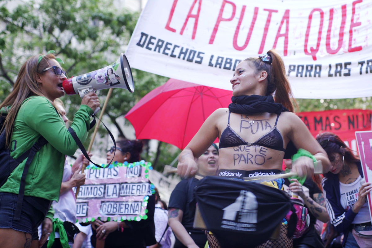 “SALIR DE PUTA”: UN APORTE AL DEBATE SOBRE LA SITUACIÓN DE PERSONAS EN SITUACIÓN DE PROSTITUCIÓN.