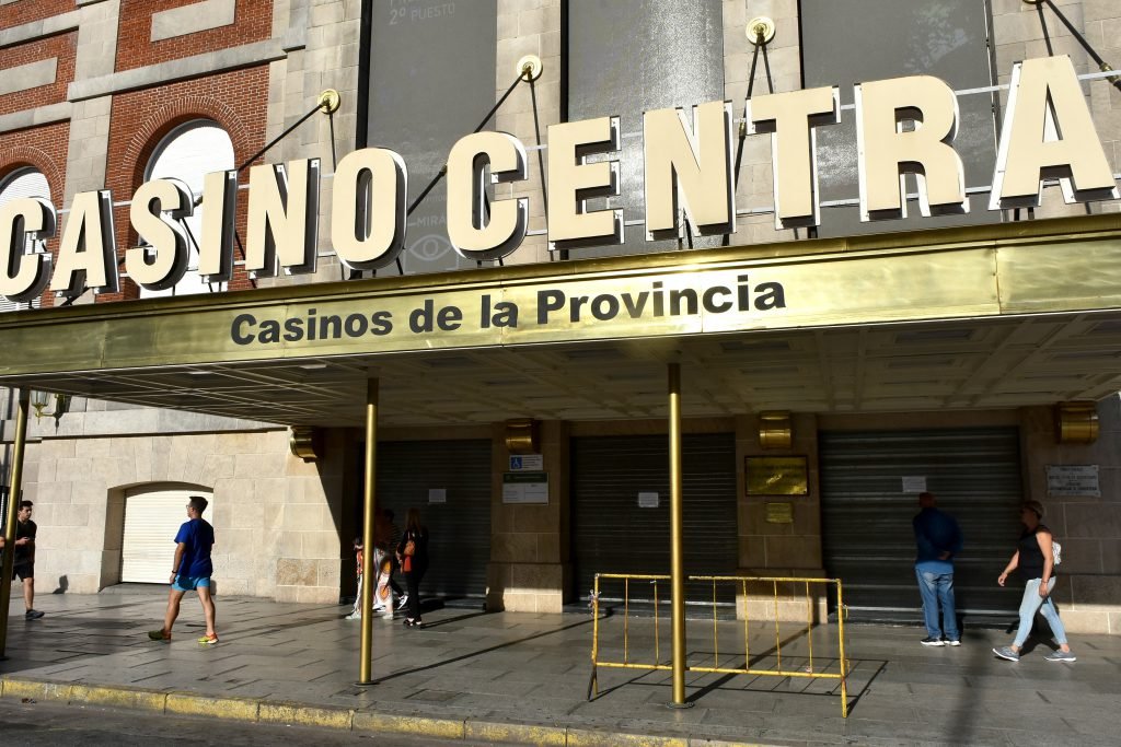 MAR DEL PATA: REAPERTURA DE LOS CASINOS SOLO PARA TRAGAMONEDAS