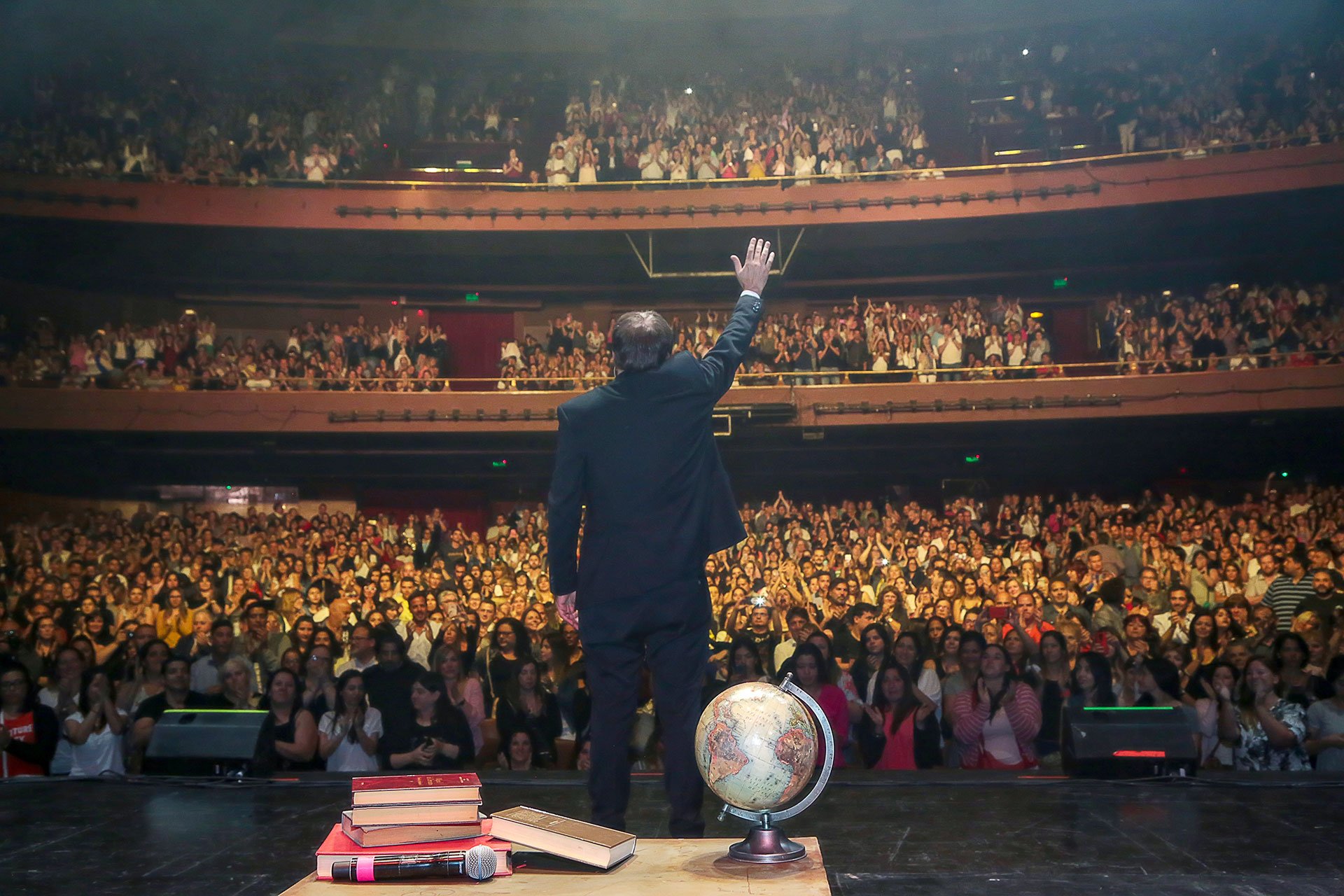 GABRIEL ROLÓN PRESENTA EN MAR DEL PLATA “PALABRA PLENA”