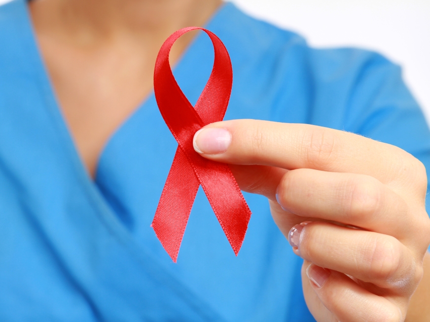 PEDRO CAHN: “EL HIV ES UNA ENFERMEDAD PREVENIBLE”