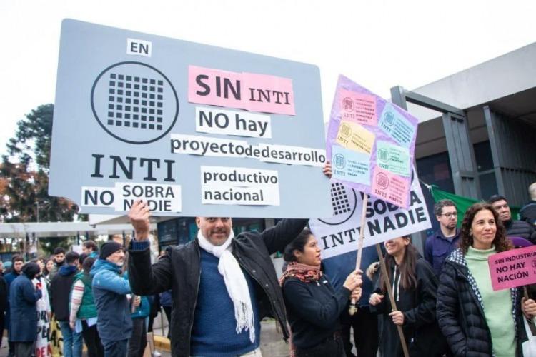 TRABAJADORES DEL INTI ANUNCIARON UN PARO DE 24 HORAS PARA EL PRÓXIMO MIÉRCOLES