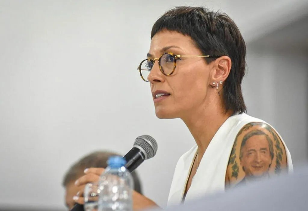 MAYRA MENDOZA: ”SI CRISTINA NO ESTÁ TRANQUILA LA CALLE SIEMPRE SE VA A ESTAR MANIFESTANDO”