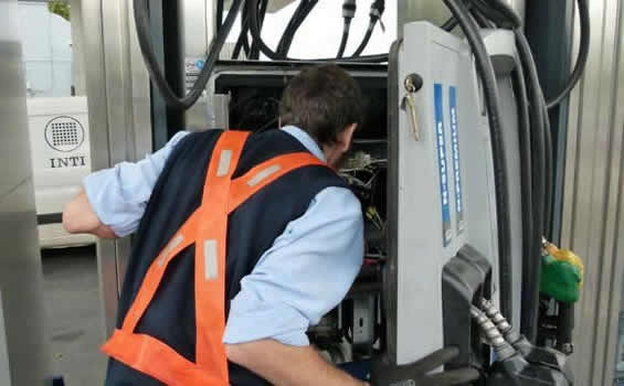 EL GOBIERNO NACIONAL DISOLVIÓ ÁREAS DE CONTROL DE CALIDAD DE NAFTAS A CARGO DEL INTI