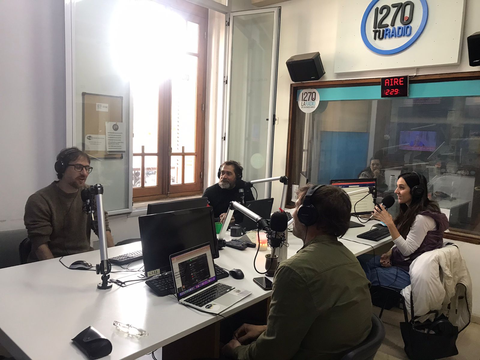 MANUEL SÁNCHEZ VIAMONTE VISITÓ LOS ESTUDIOS DE RADIO PROVINCIA