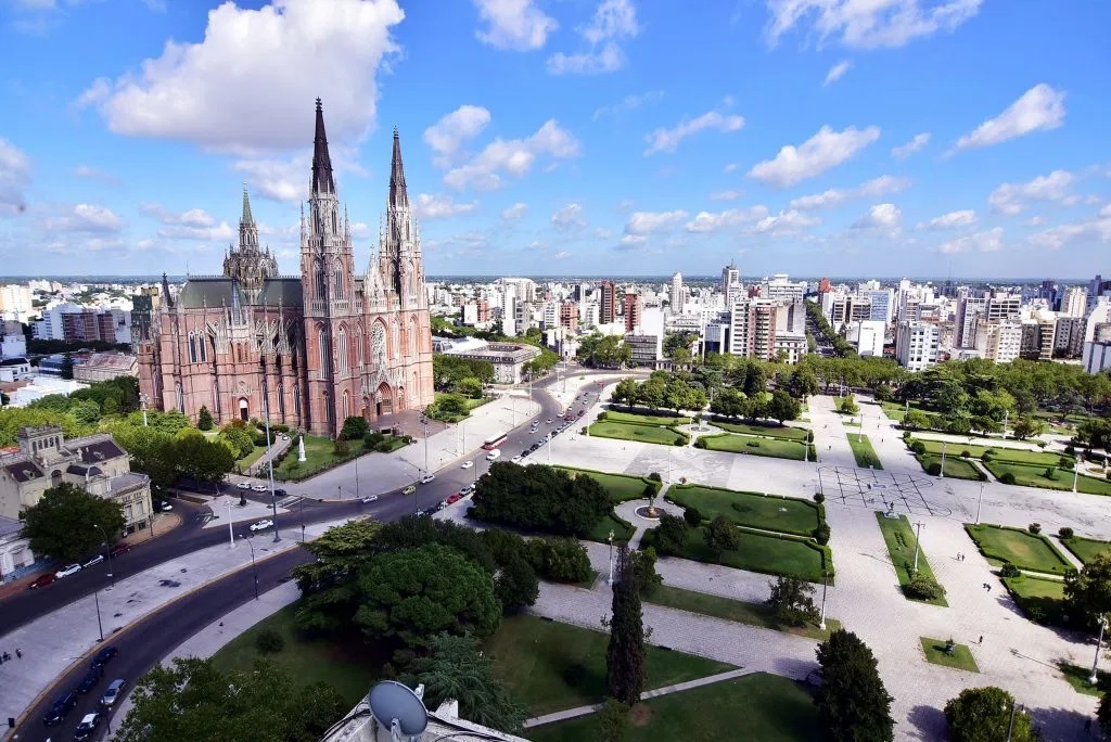 SE REALIZA EL PRIMER FESTIVAL DE FOLCLORE LA PLATA CAPITAL