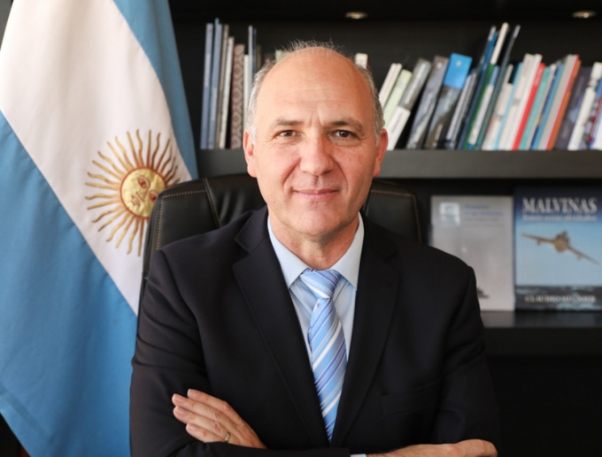 GUILLERMO CARMONA: “MILEI ES UN FARSANTE”