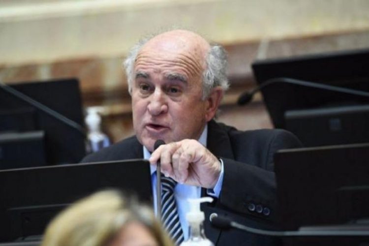 OSCAR PARRILLI DENUNCIÓ “MANIOBRAS DEL GOBIERNO PARA DEJAR SIN DEFINICIÓN EL DNU”