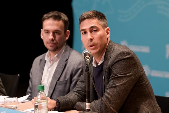 “MIENTRAS EL PROYECTO NEOLIBERAL ESTÁ EN CRISIS, EL GOBIERNO DEFIENDE IDEAS EXÓTICAS”
