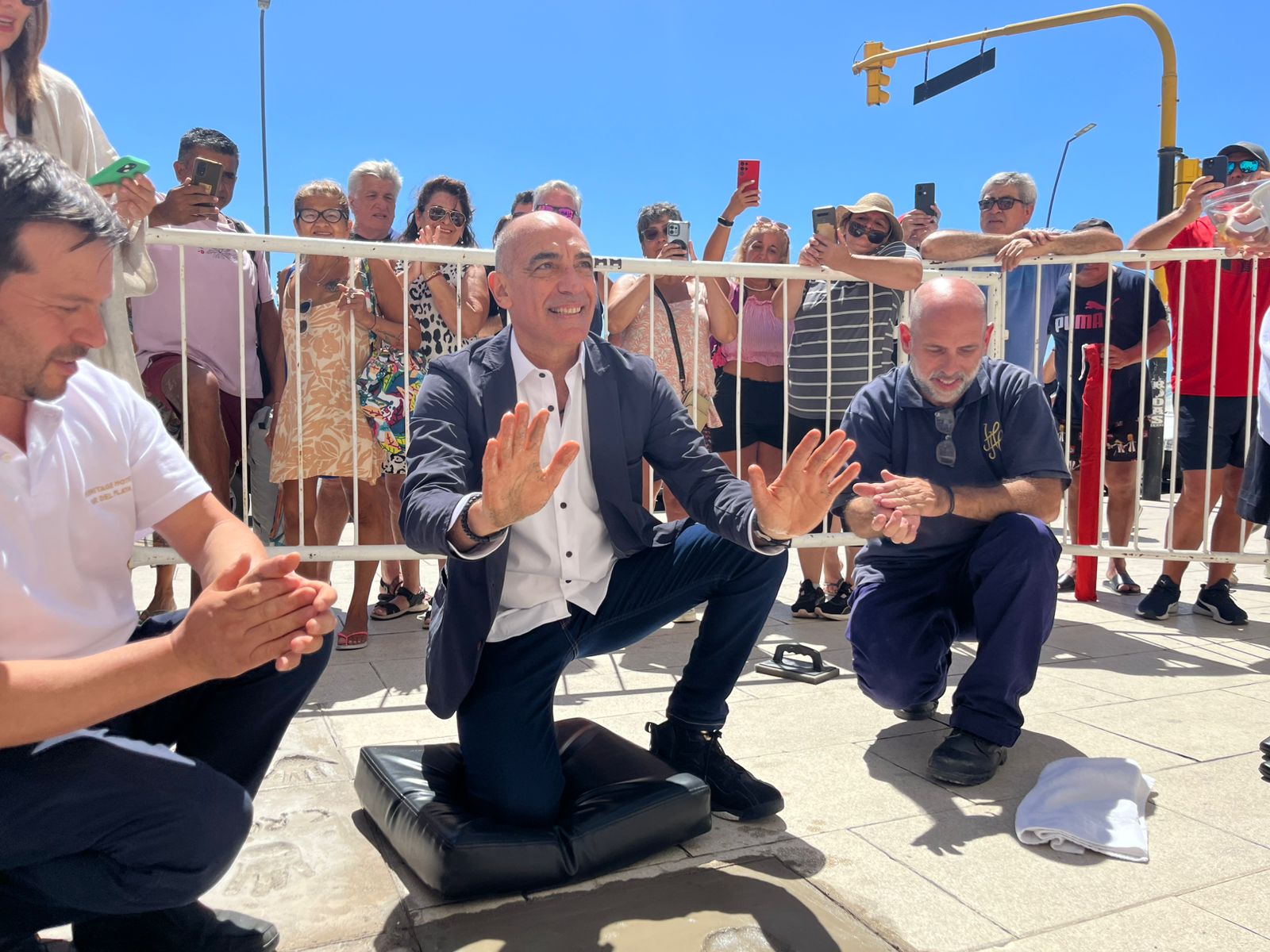 MAURICIO DAYUB DEJÓ SU HUELLA EN LA VEREDA DE LAS ESTRELLAS