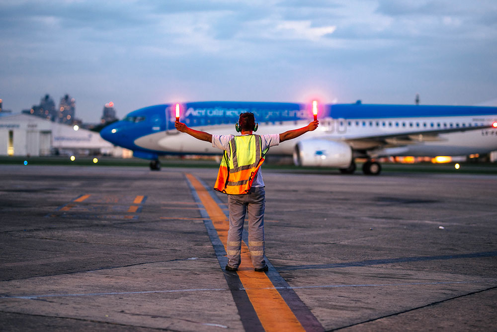 CONTROLADORES AÉREOS REALIZAN PARO EN LOS 54 AEROPUERTOS DEL PAÍS