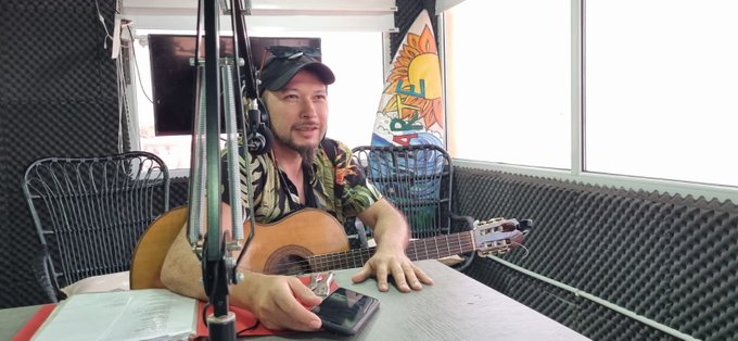 "CHINO" AYALA  VISITÓ EL ESTUDIO DE RADIO PROVINCIA