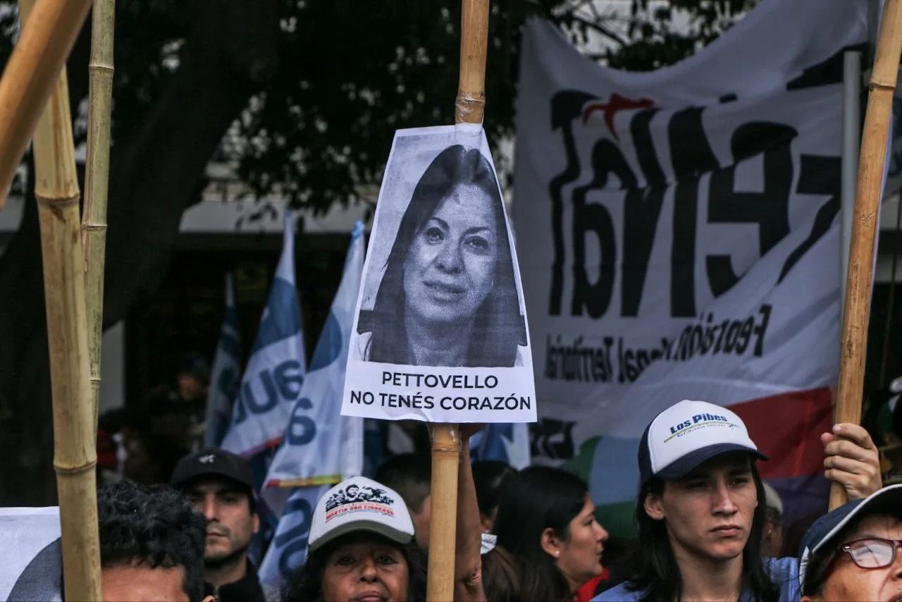 “ES BASTANTE TENSO TENER QUE DECIRLE A UN NIÑO QUE NO HAY PARA COMER”.