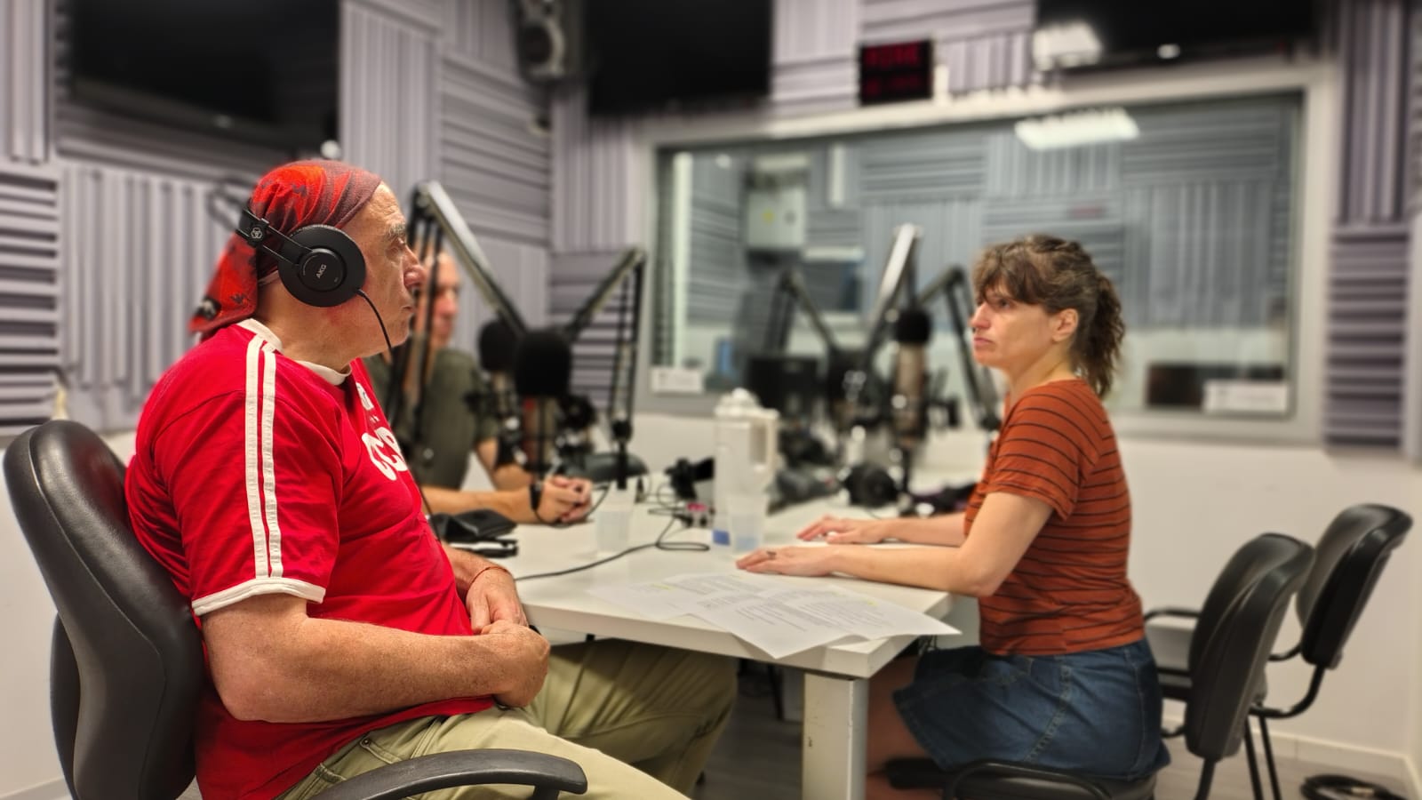 "NO PUEDO LEER MIS PROPIAS NOTAS DEL DIARIO PORQUE NO PAGO LA SUSCRIPCIÓN"