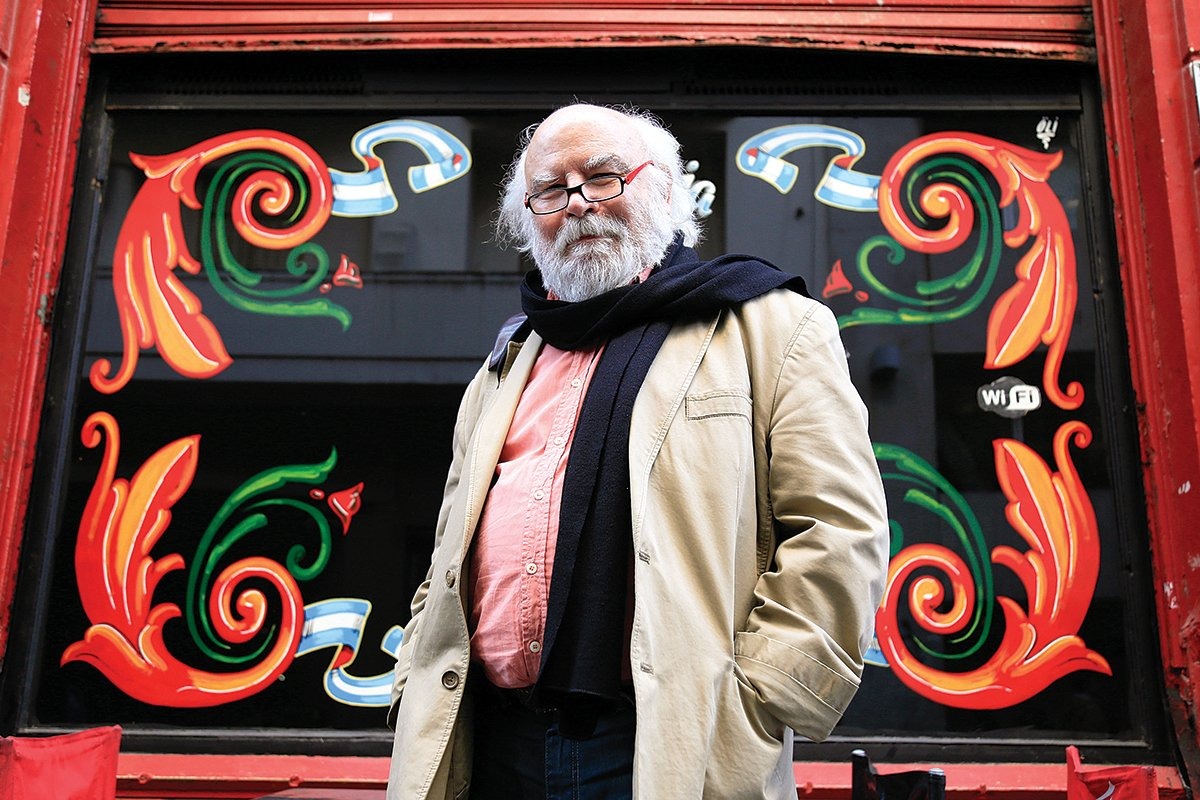 JUAN SASTURAIN: "LA IDEA DEL RELATO ES FUNDAMENTAL PARA ENTENDER EL FÚTBOL"