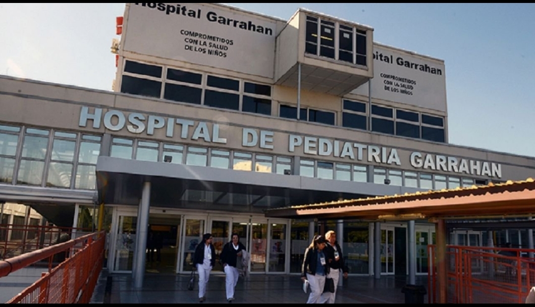 RESIDENTES DEL HOSPITAL GARRAHAN MOVILIZAN AL MINISTERIO DE SALUD