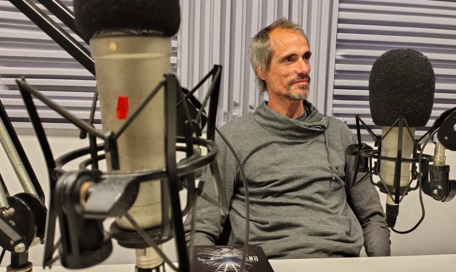 HERNÁN DOMÍNGUEZ NIMO: “QUERÍA ESCRIBIR ALGO SOBRE VAMPIROS DESDE EL PUNTO DE VISTA DE LA CIENCIA FICCIÓN”