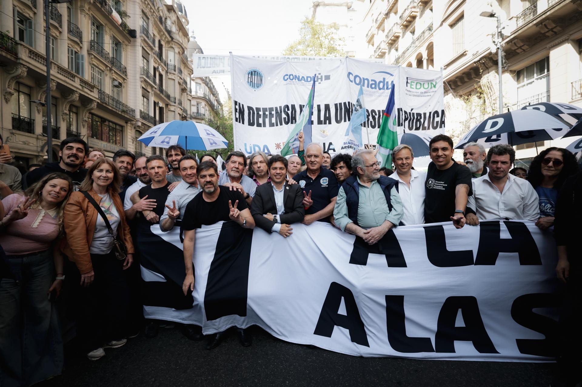 AXEL KICILLOF PARTICIPÓ DE LA MARCHA FEDERAL UNIVERSITARIA