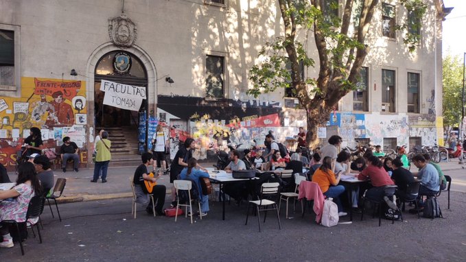 YA SON SEIS LAS FACULTADES TOMADAS EN LA UNIVERSIDAD NACIONAL DE LA PLATA