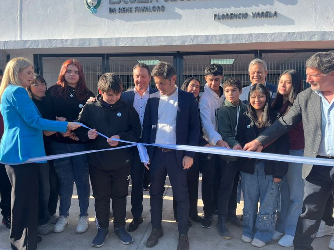 AXEL KICILLOF INAUGURÓ OTRA ESCUELA EN FLORENCIA VARELA