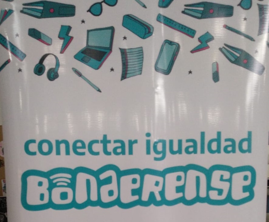 DESTACAN LA ENTREGA DE 165 NOTEBOOKS DEL CONECTAR IGUALDAD BONAERENSE