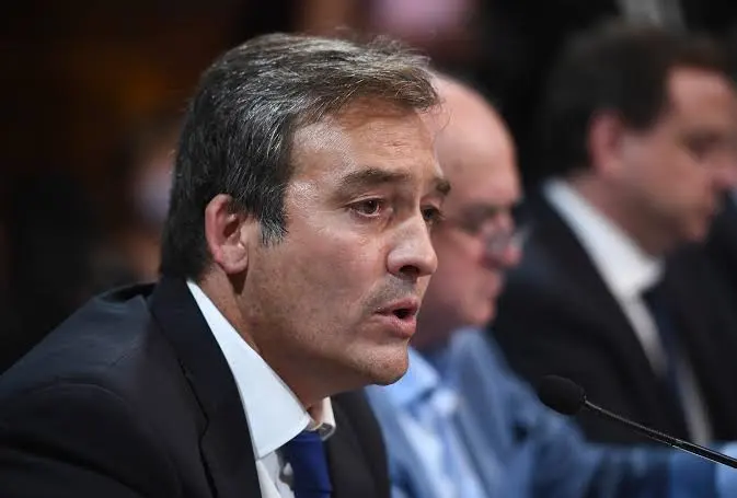 “VIENEN A SUBSIDIAR A LOS MILLONARIOS Y A CERRARLE LAS UNIVERSIDADES A NUESTROS PIBES”