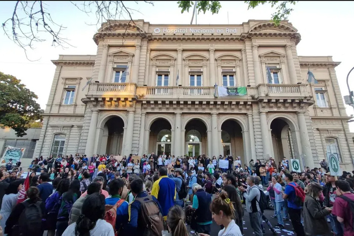 "PARA EL GOBIERNO, LA NACIÓN NO TIENE POR QUÉ TENER HOSPITALES"