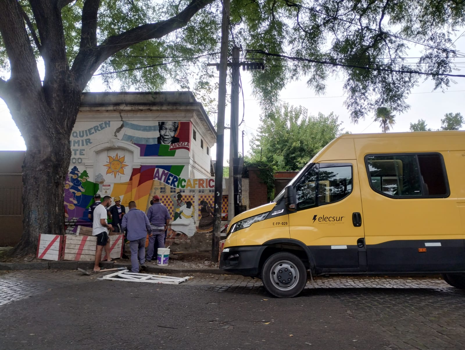 LLEGARON LOS GENERADORES PARA RESTABLECER PROVISORIAMENTE EL SERVICIO DE LUZ