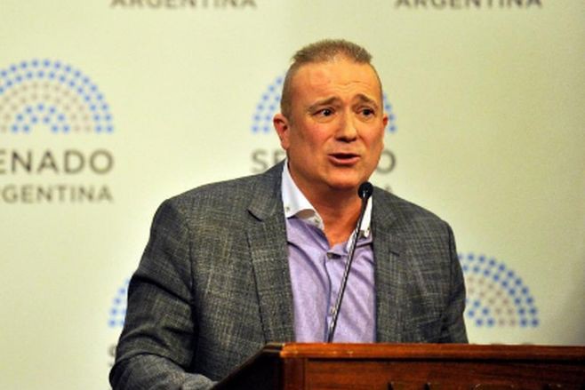 GIL DOMINGUEZ: “EL PODER EJECUTIVO NO PUEDE IMPONER AL CONGRESO UNA SANCIÓN PENAL POR LEGISLAR”