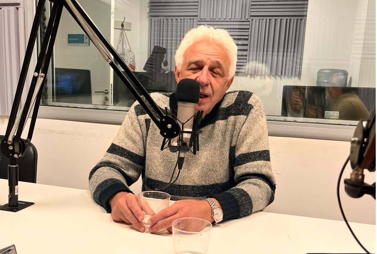 MARCOS ROSENZVAIG PRESENTÓ "QUÉ DIFÍCIL ES DECIR TE QUIERO"