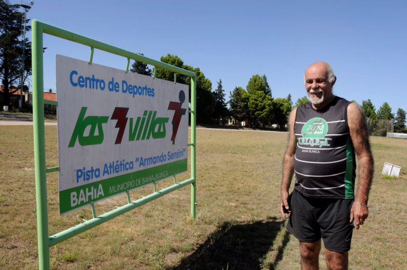 MIGUEL CENTENO:"EL OBJETIVO PRINCIPAL ES COLOCAR LA PISTA SINTÉTICA"