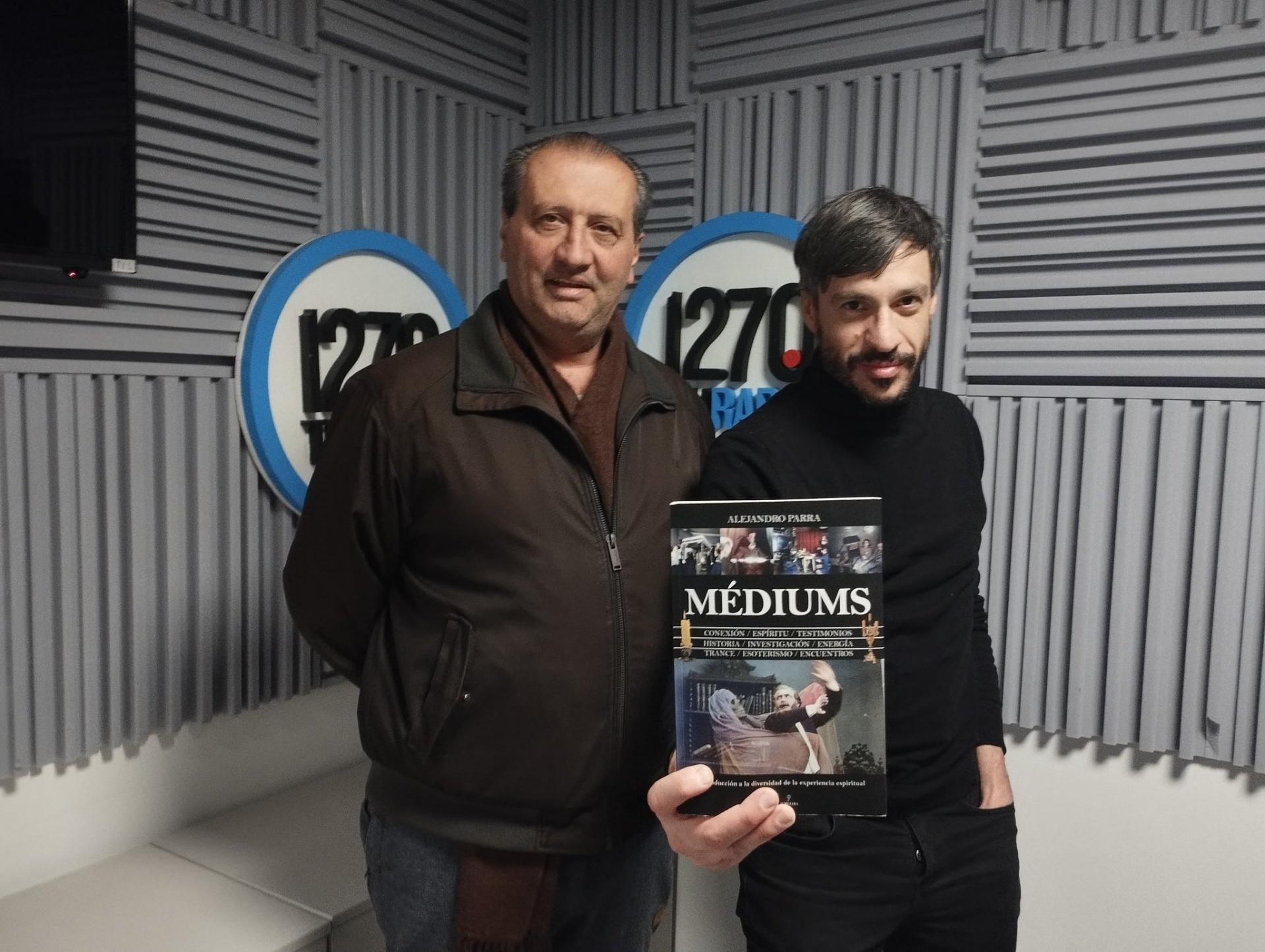 ALEJANDRO PARRA: “HOY EN DÍA EL MÉDIUM, DE ALGUNA MANERA, ES UNA FIGURA EMPODERADA”