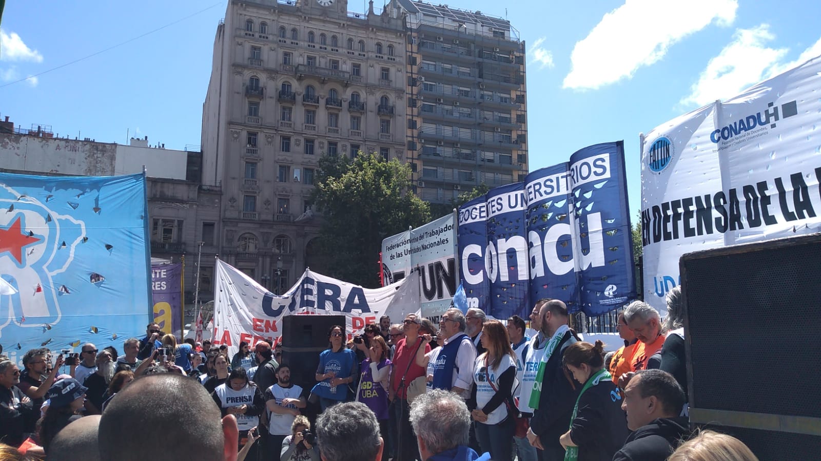 FERNÁNDEZ MARTÍ: “HAY UN PUEBLO QUE NO ESTÁ DISPUESTO A RENUNCIAR A LA UNIVERSIDAD PÚBLICA”