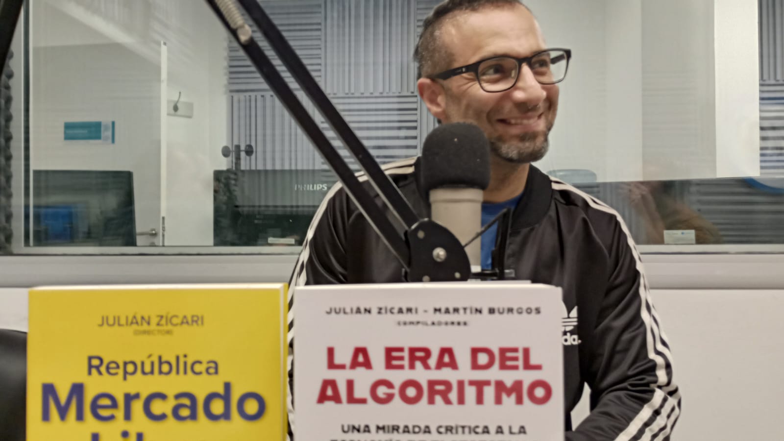 “MARTÍNEZ DE HOZ FUE LA PERSONA MÁS PODEROSA DE LA ÚLTIMA DICTADURA MILITAR, PERO A SU VEZ FUE QUIEN LA DESTRUYÓ”