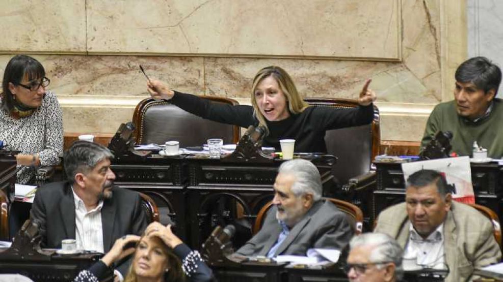 MYRIAM BREGMAN: "CAMBIAN TODO EL RÉGIMEN DEL EMPLEO PÚBLICO COMO LO CONOCEMOS"