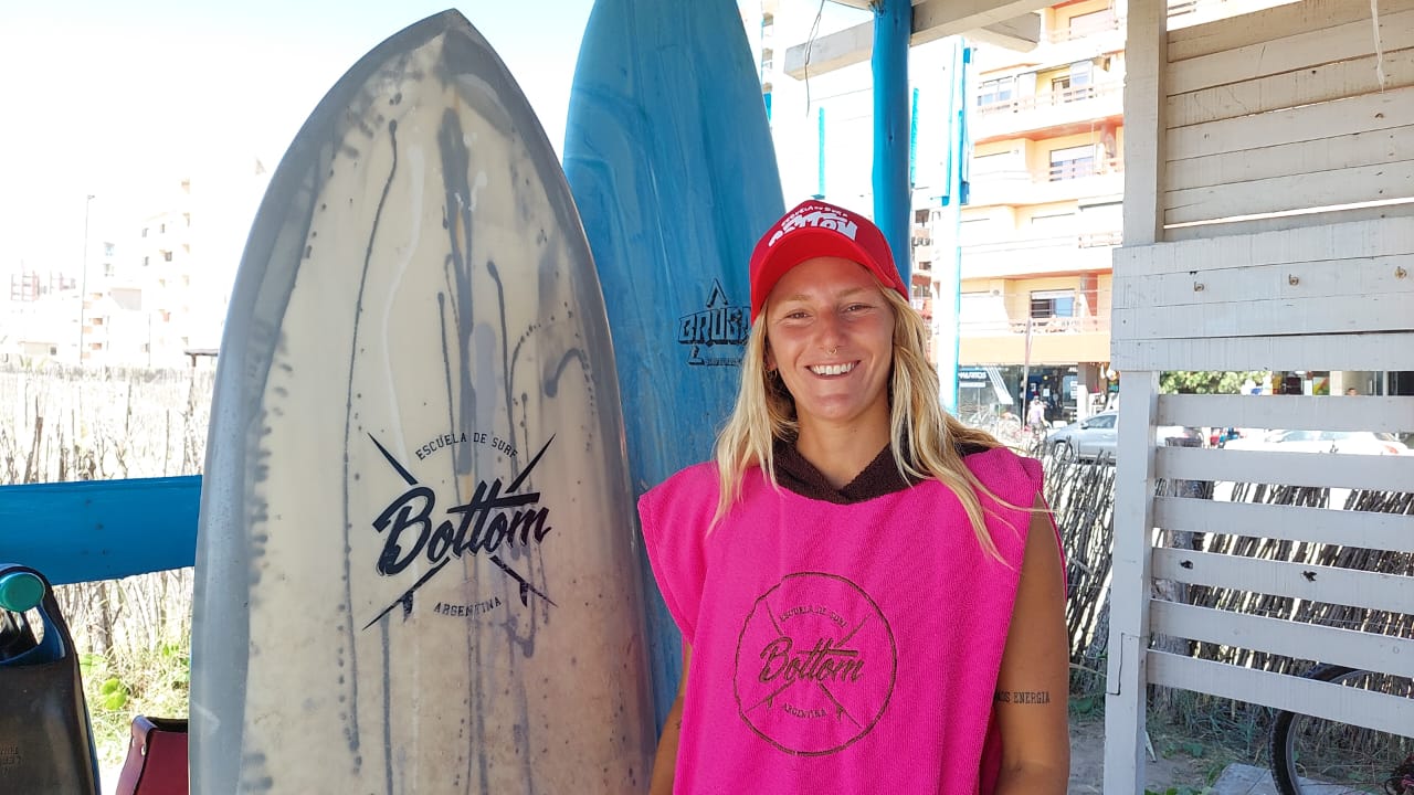 ESCUELAS DE SURF: UNA TENDENCIA QUE SIGUE CRECIENDO EN LA COSTA BONAERENSE