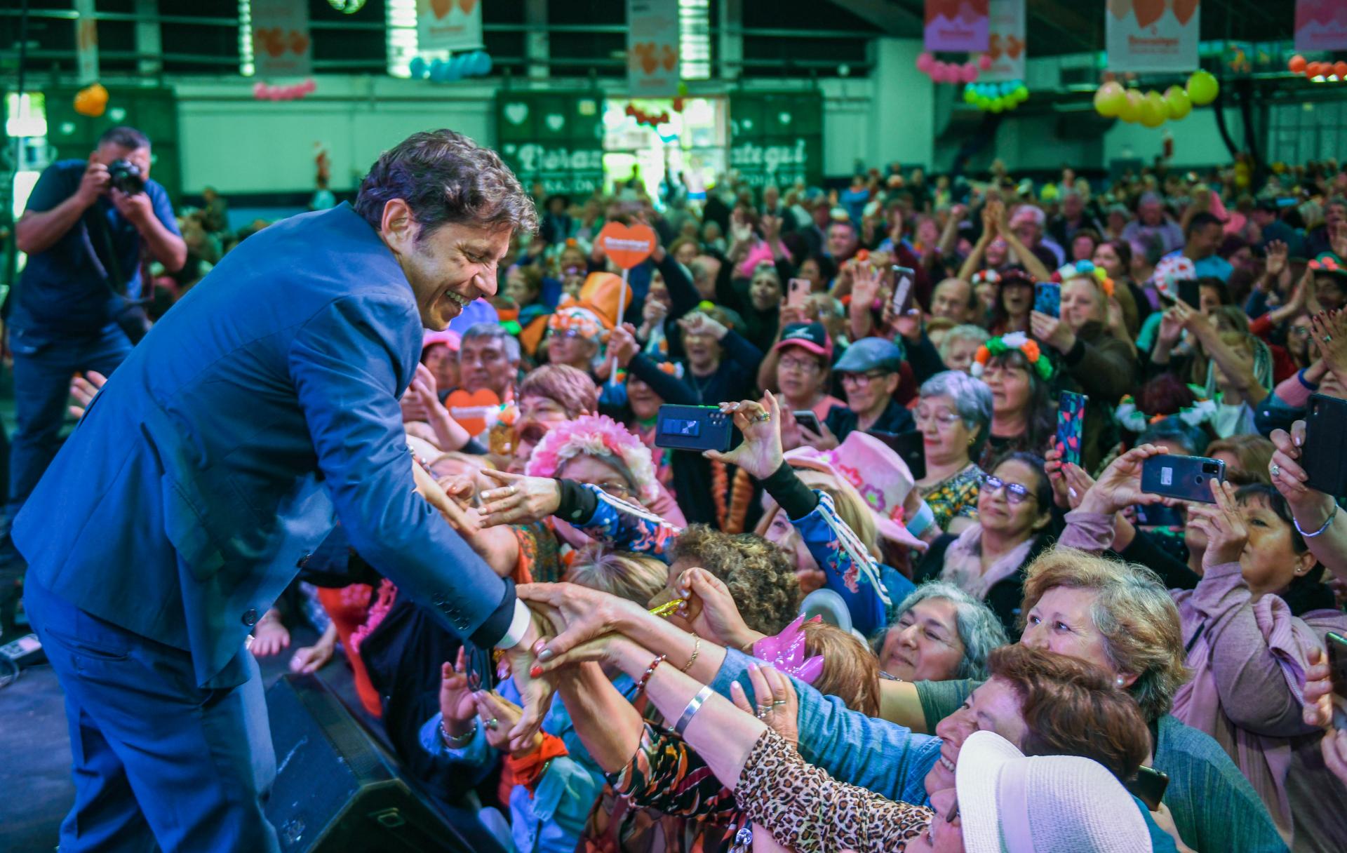 EL GOBERNADOR PARTICIPÓ DE LA FIESTA POR EL DÍA DEL JUBILADO EN BERAZATEGUI