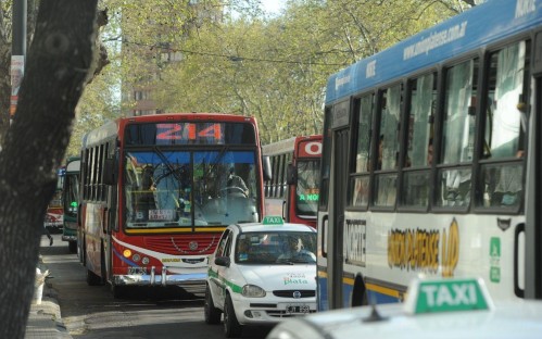 COLECTIVOS: PODRÍA HABER REDUCCIÓN DE SERVICIOS