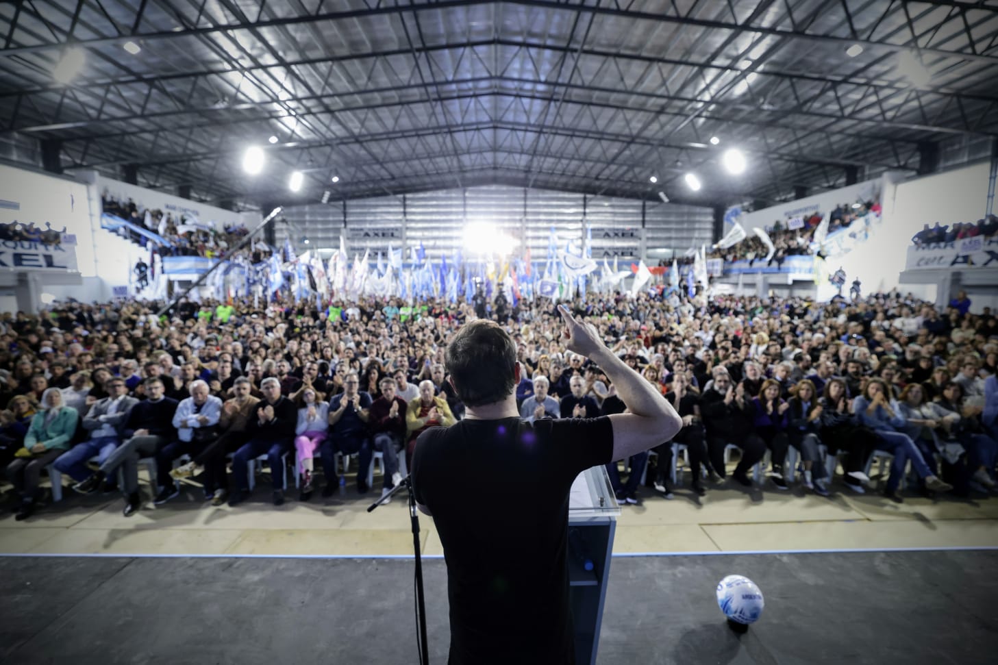 "A LAS POLÍTICAS QUE DAÑAN AL PUEBLO HAY QUE OPONERSE CUESTE LO QUE CUESTE"