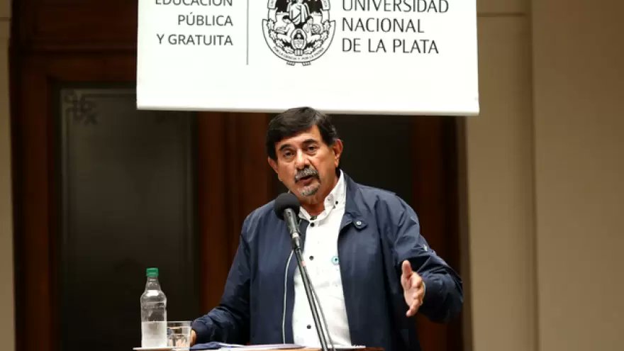 CARRIZO: “MILEI ESTÁ DISPUESTO A ENTREGAR A MALVINAS Y ARGENTINA COMO UN COMMODITY”