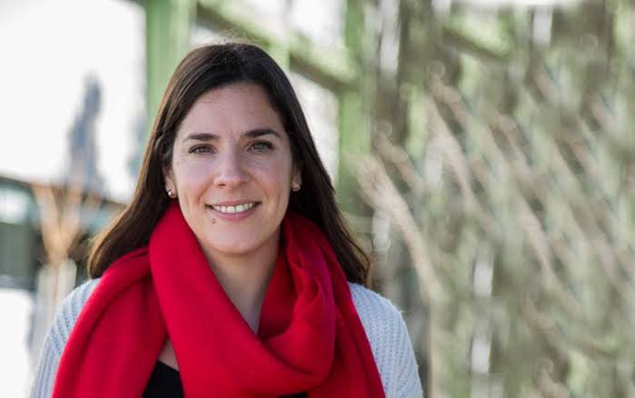 LINA MERINO: "LA CIENCIA NO ES NEUTRA, ESTÁ POSICIONADA Y FUNCIONA BAJO INTERESES"