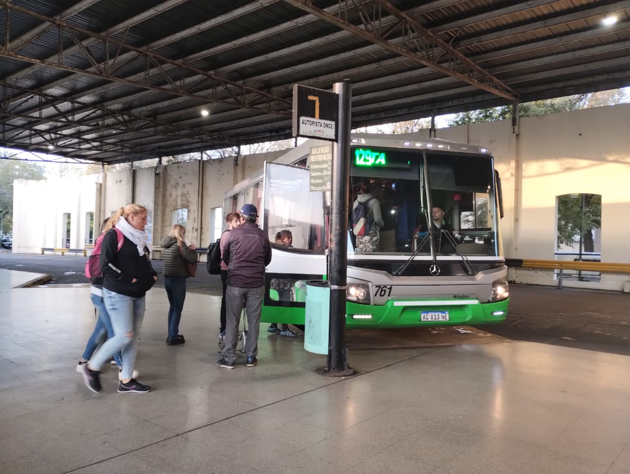 FUNCIONA CON NORMALIDAD EL SERVICIO DE LAS LÍNEAS 129 Y 195