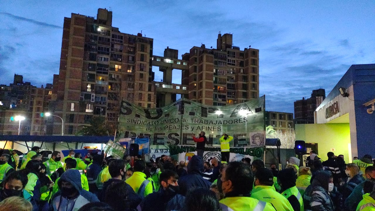 TRABAJADORES DE AUBASA CONTINÚAN CON LAS MEDIDAS DE FUERZA