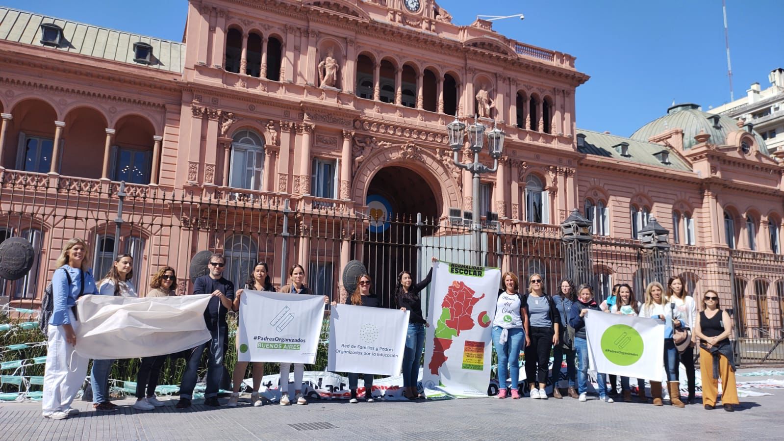 PADRES ORGANIZADOS FUERON A LA JUSTICIA POR EL USO DE BARBIJO EN ESCUELAS