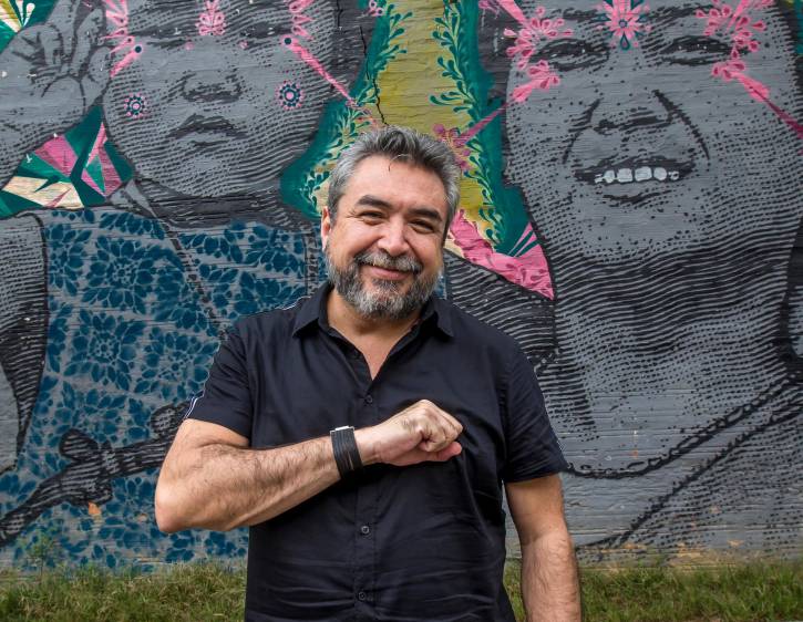 CRISTIAN ALARCÓN PRESENTA “EL TERCER PARAÍSO” EN LA FERIA DEL LIBRO