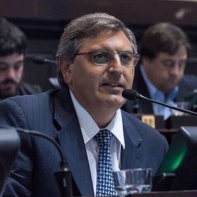 WALTER ABARCA: “LIMITAR LA REELECCIÓN DE LOS INTENDENTES ES UN RETROCESO”