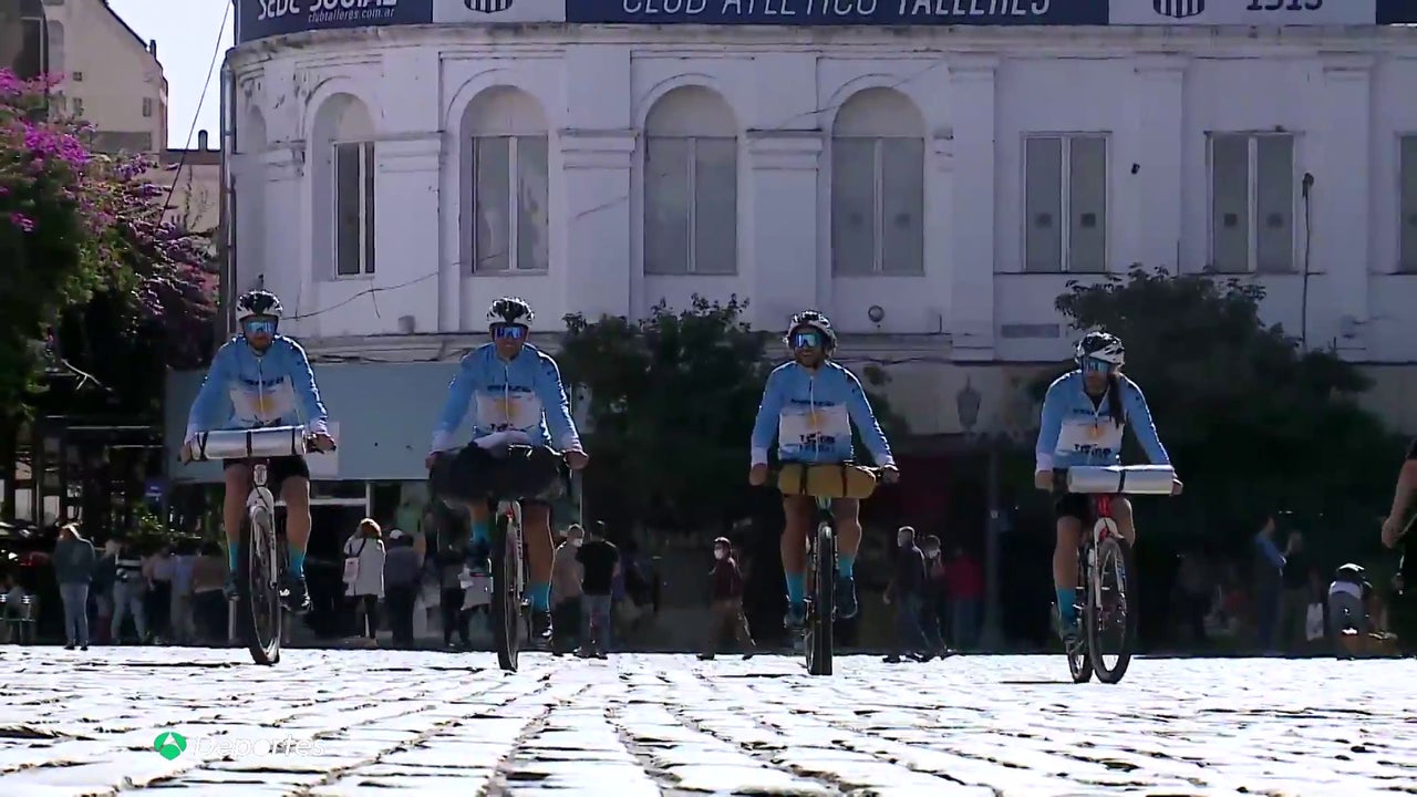 CICLISTAS ARGENTINOS SALIERON EN BICI DE ITALIA CON RUMBO A QATAR